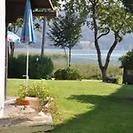 Seebungalows Wedenig Direkt Am * Krumpendorf