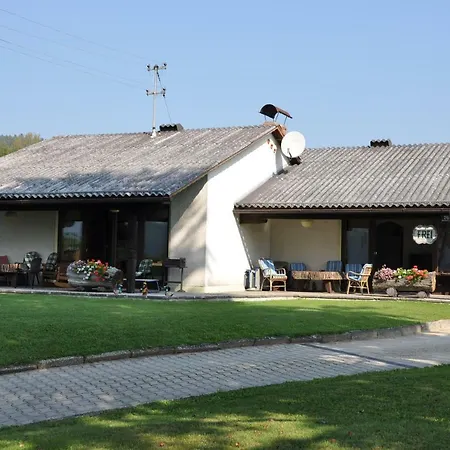 Seebungalows Wedenig Direkt Am * Krumpendorf